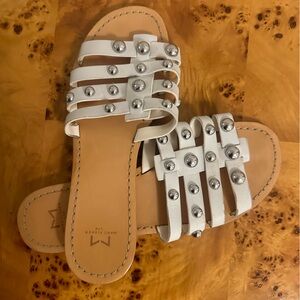 Marc Fisher White Leather & Silver Sandals - Size 9